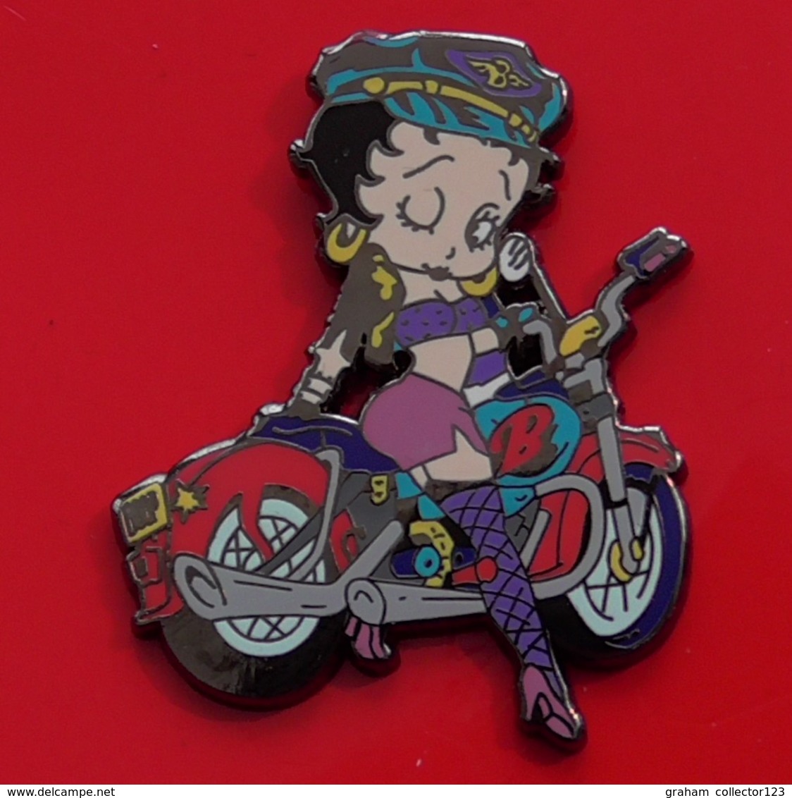 Modern Enamel Pin Badge Betty Boop Character Motorbike Motorcycle Biker - Celebrities