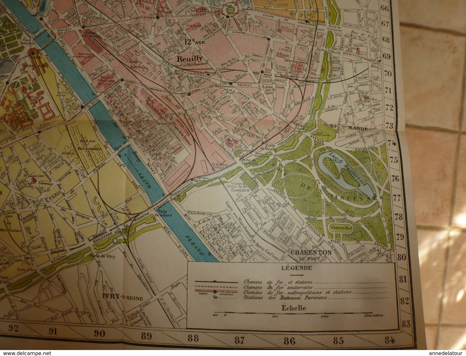 1914 Agenda-Buvard du BON MARCHÉ (Lithographies-Menus-Théâtres-Réclames-Publicités-Autobus-Tram-Métro -Plan de Paris;etc