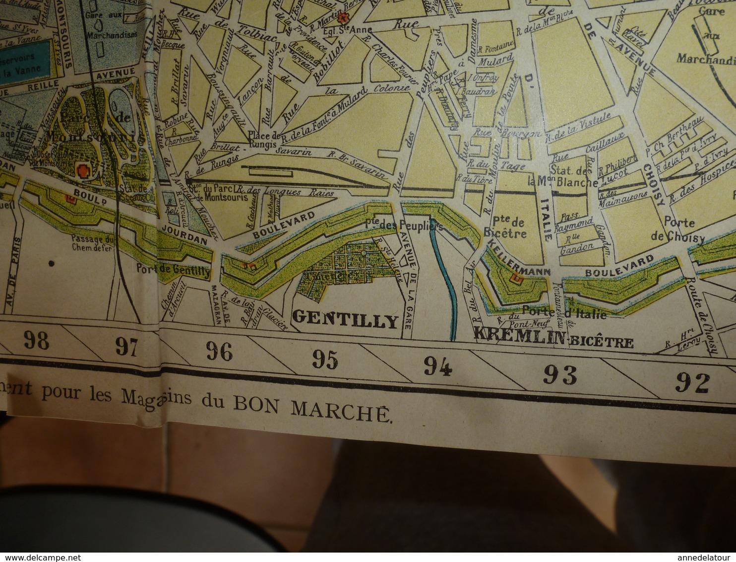 1914 Agenda-Buvard du BON MARCHÉ (Lithographies-Menus-Théâtres-Réclames-Publicités-Autobus-Tram-Métro -Plan de Paris;etc