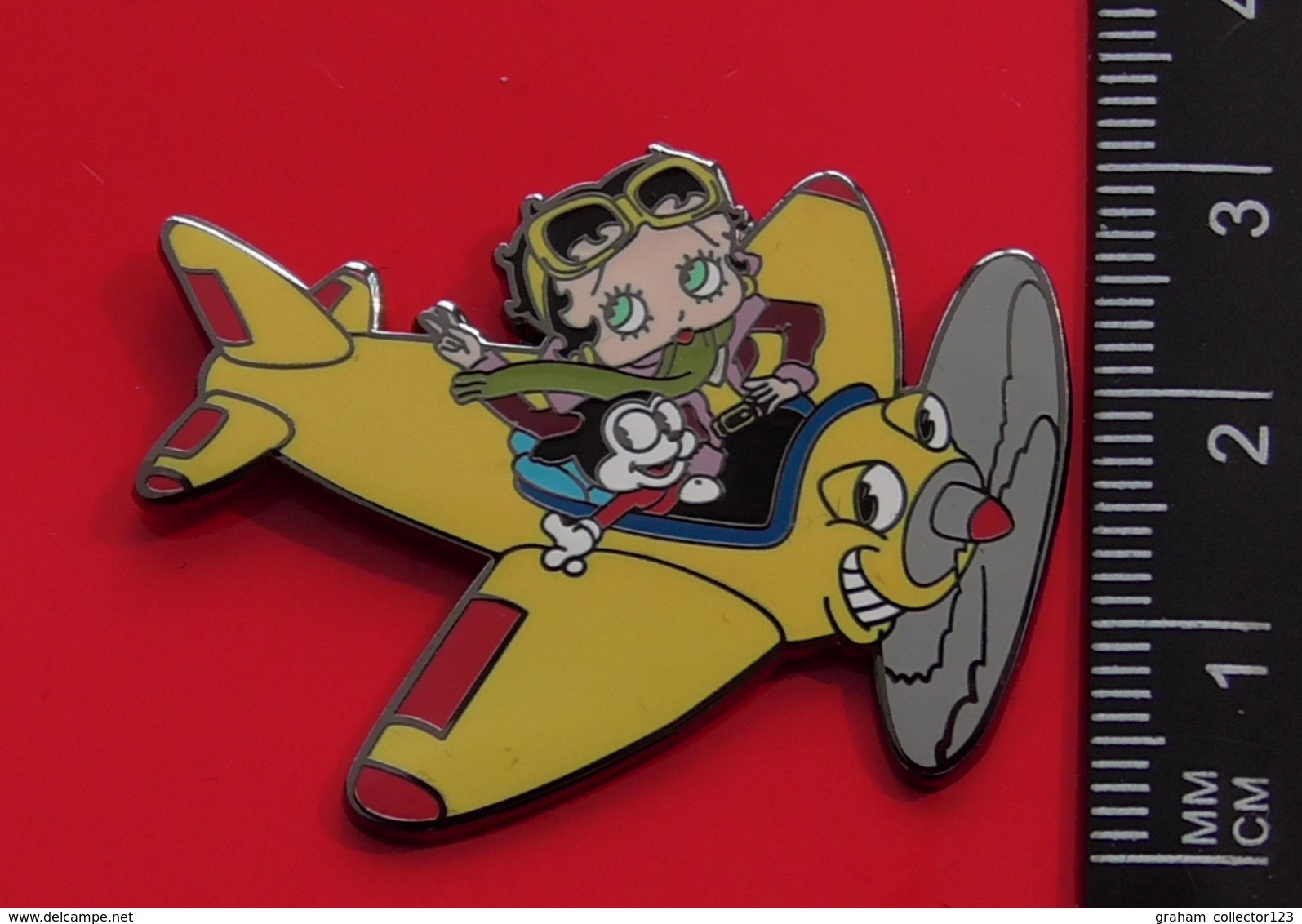 Modern Enamel Pin Badge Betty Boop Character Aviation Yellow Plane Aircraft - Celebrities