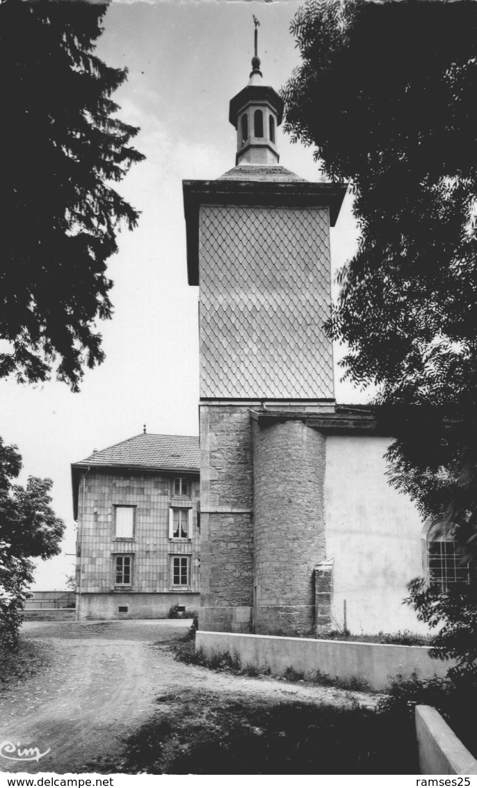 (Jura)  CPSM Censeau  Ecole Et Eglise D' Esserval Tartre  (Bon Etat) - Autres & Non Classés