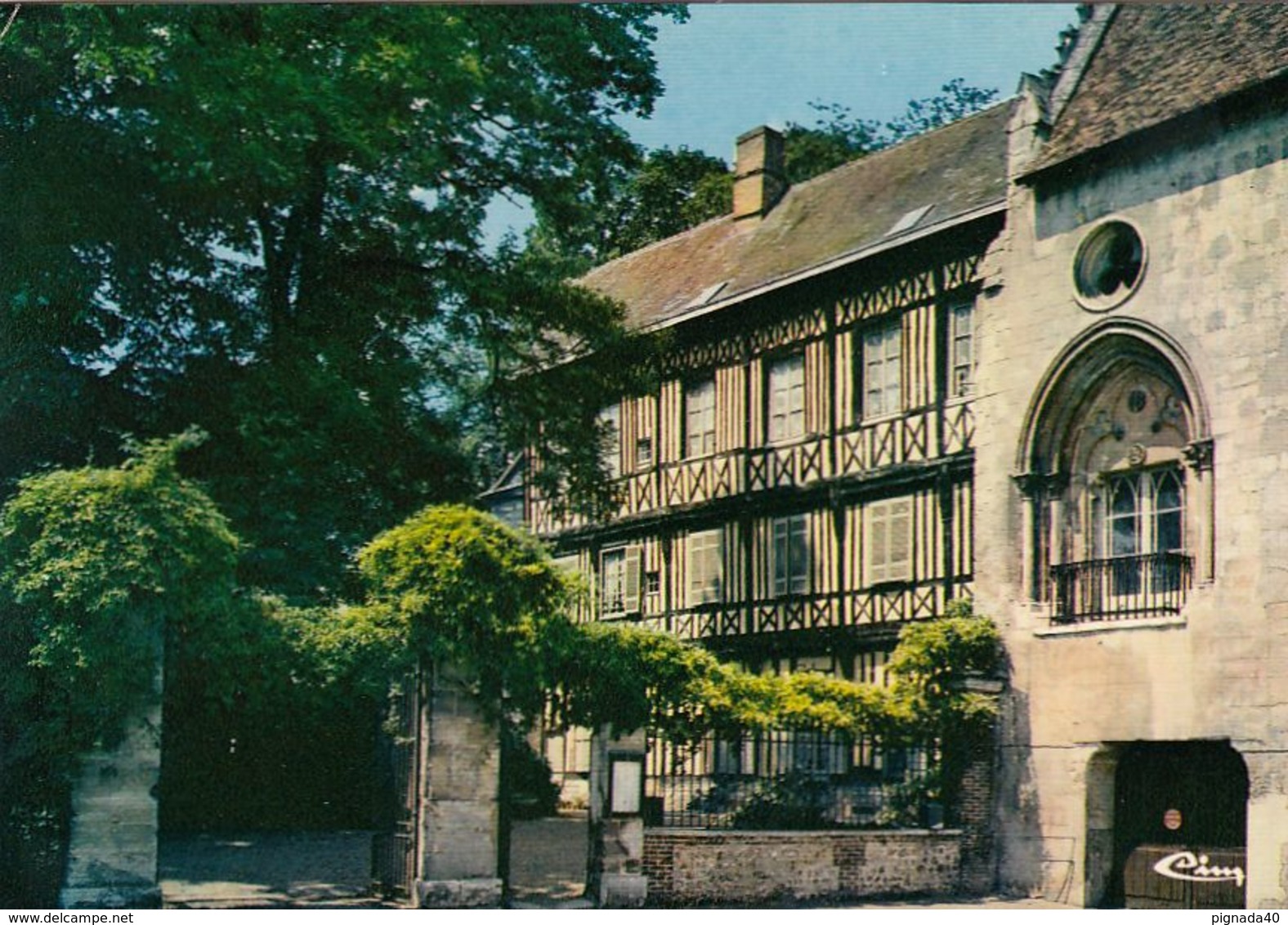 Cp , 27 , LE NEUBOURG , Le Vieux Château: Maison à Pans De Bois (XVIe S.), Partie Ouest De La Salle Des Préaux(XIIIe-XVe - Le Neubourg