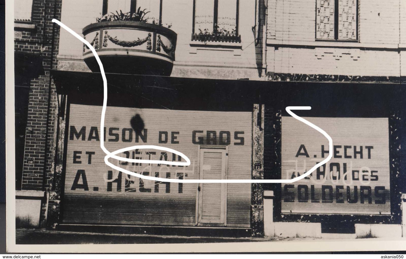 9 Charleroi 1940. Magasin Juif Fermé Avec Inscriptions. Repro - 1939-45