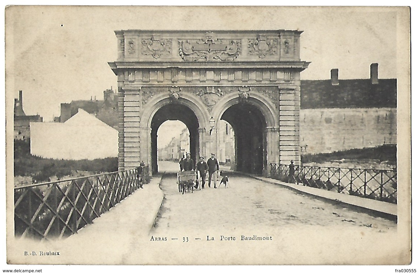 62 - ARRAS - La Porte Baudimont - ATTELAGE DE CHIENS - Arras