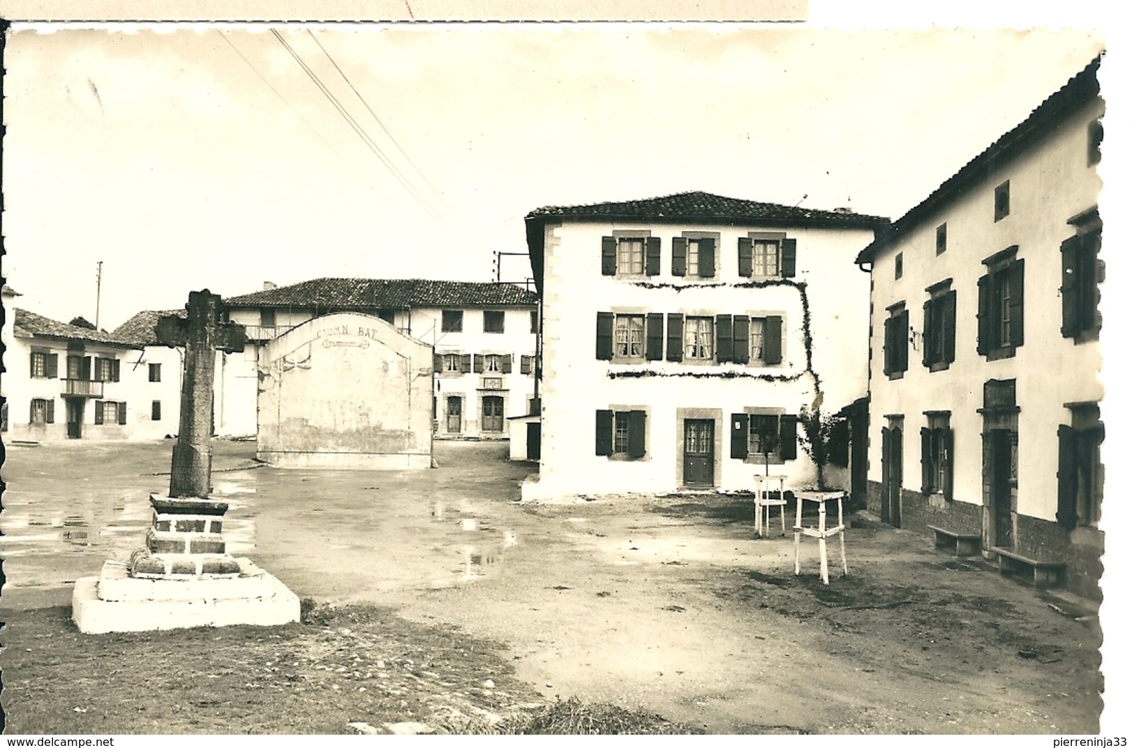 Hélette ( Pyrénées Atlantiques ) Place, Monument, Fronton De Pelote - Sonstige & Ohne Zuordnung