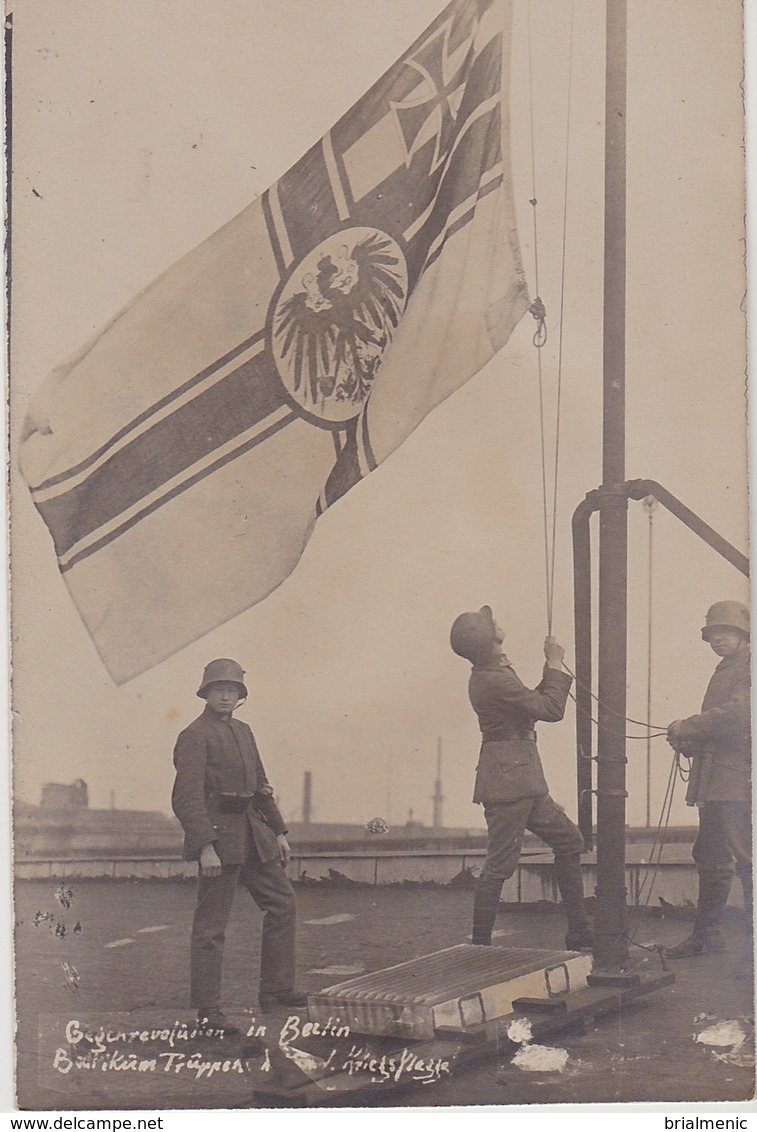 BERLIN Fin De La Guerre CARTE-PHOTO à Identifier Avec Précision ( Texte Bas De Carte ) - Sonstige & Ohne Zuordnung