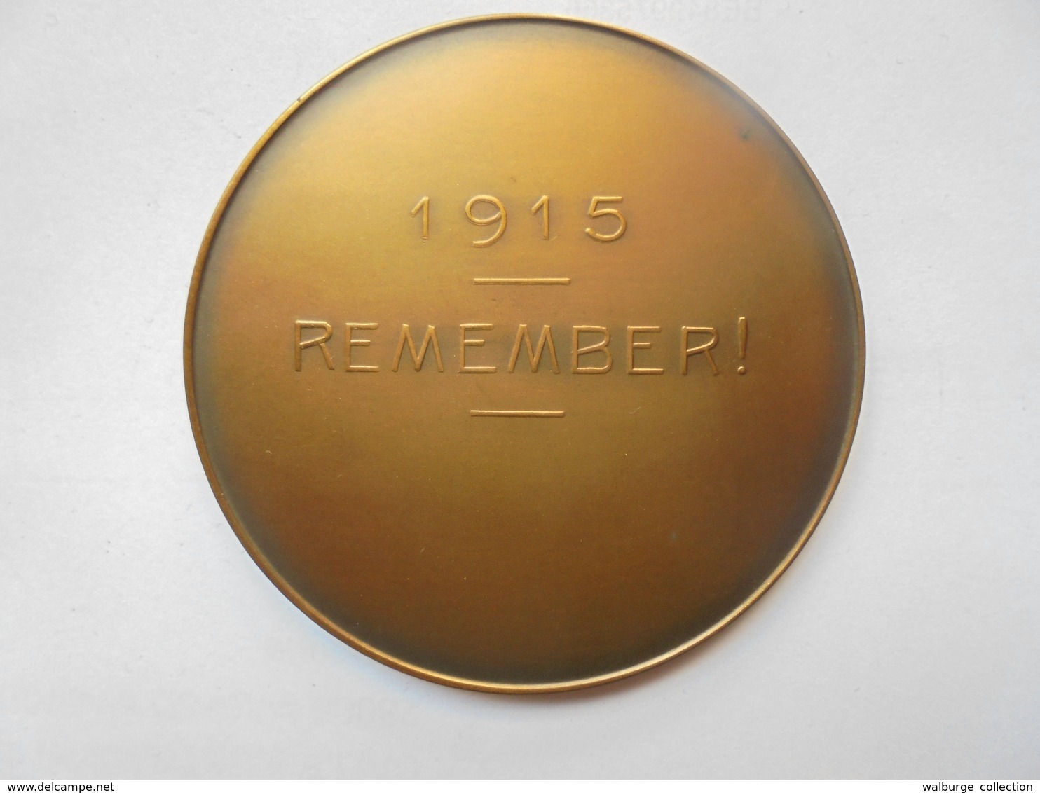 HOMMAGE à MARIE DEPAGE Et EDITH CAVELL "REMEMBER 1915" (1919) Par A.BONNETAIN-88 Grammes-60 Mm - Professionnels / De Société