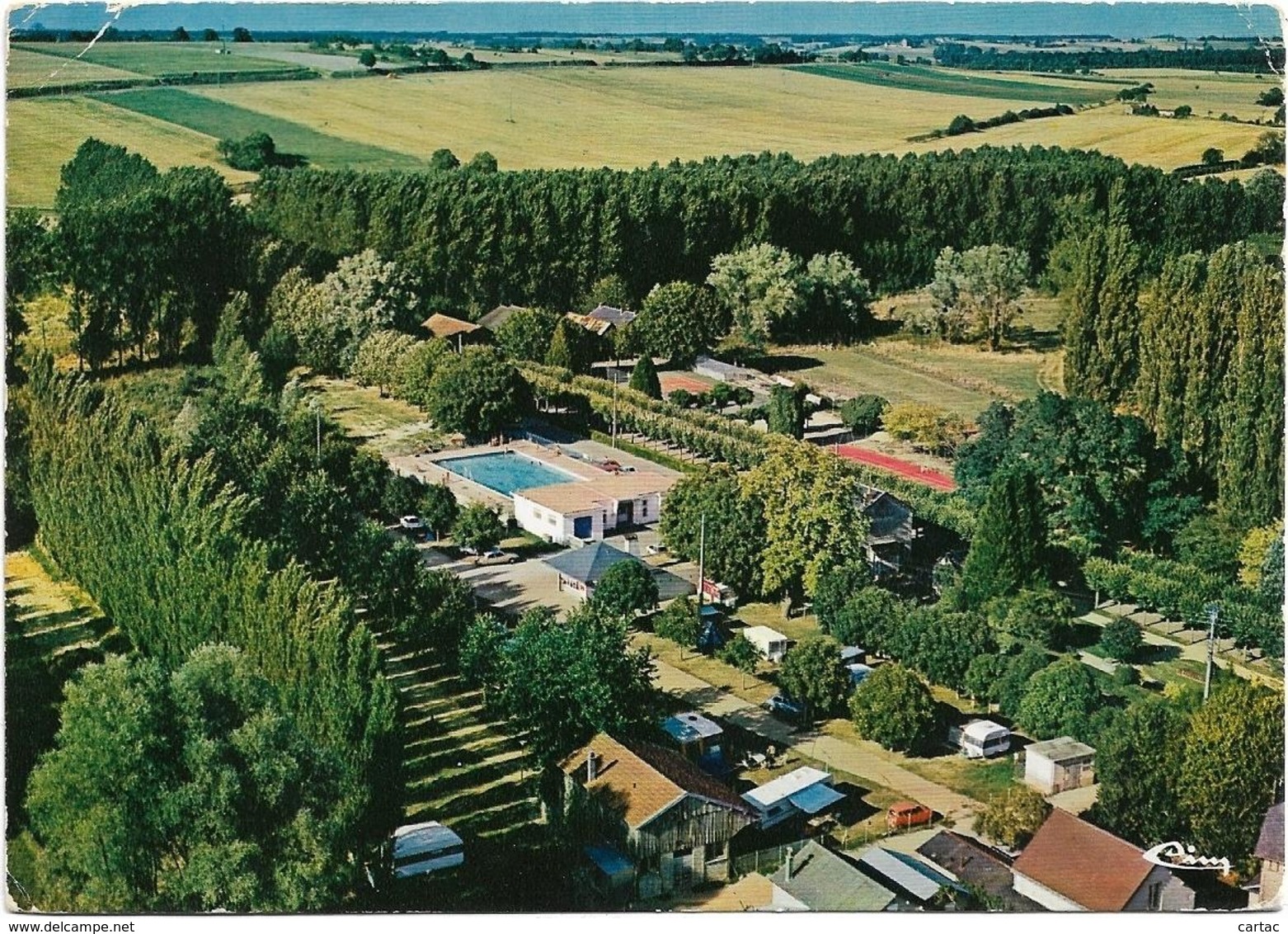 D37 - LIGUEIL - VUE AERIENNE DU CAMPING - Piscine - CPSM Grand Format - Autres & Non Classés