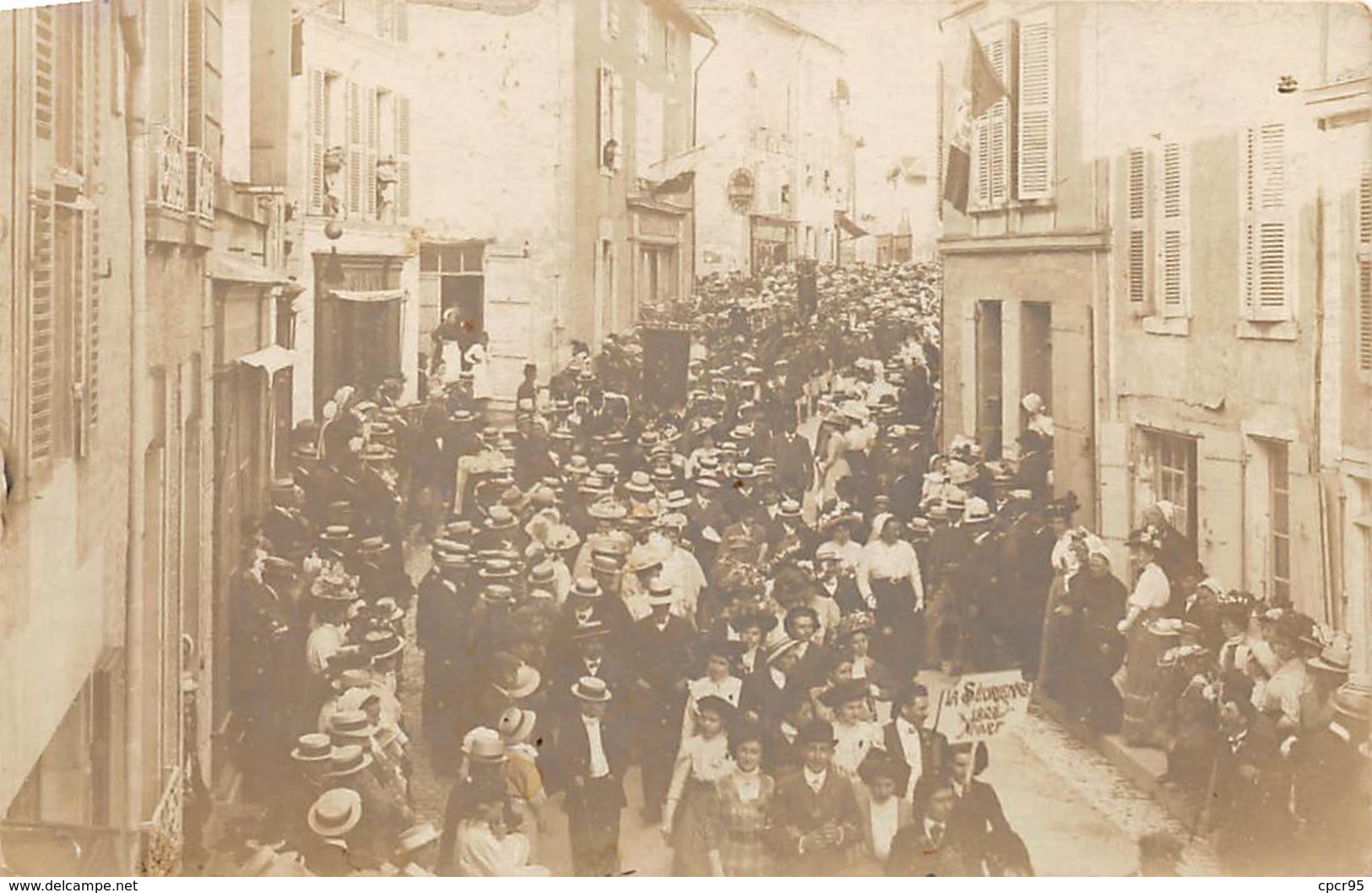 79. N°54006. NIORT. Sur Pancarte. La Se...1905. Regroupement. Carte Photo - Niort