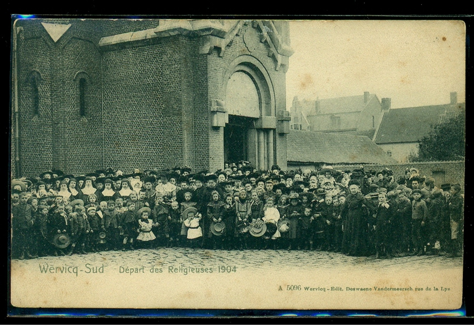 CPA  WERVICQ SUD   DEPART DES RELIGIEUSES 1904  W31 - Autres & Non Classés