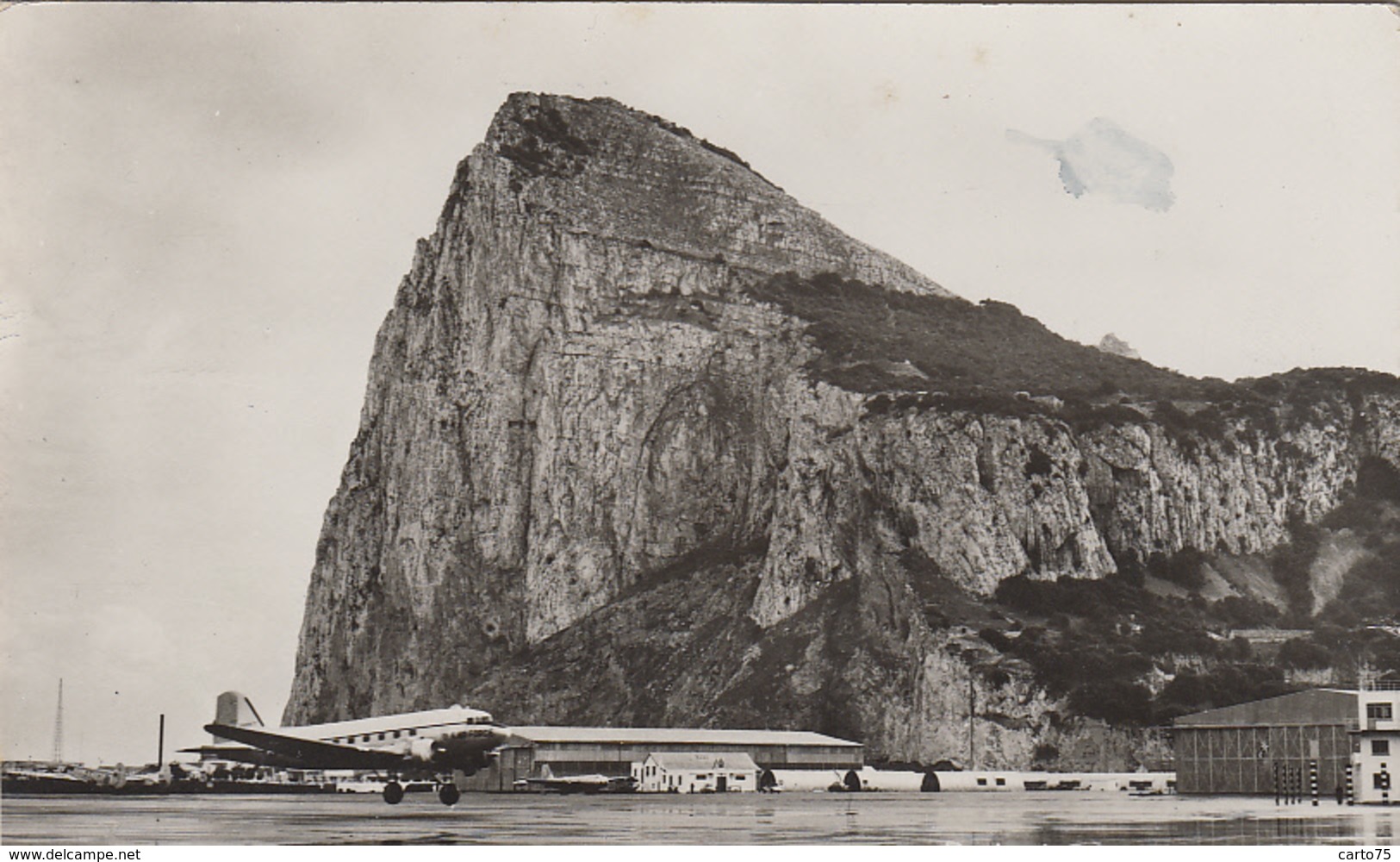 Aviation - Avions - Aéroport Rocher De Gilbraltar - Rock Of Gibraltar From Airfield - 1957 - 1946-....: Era Moderna