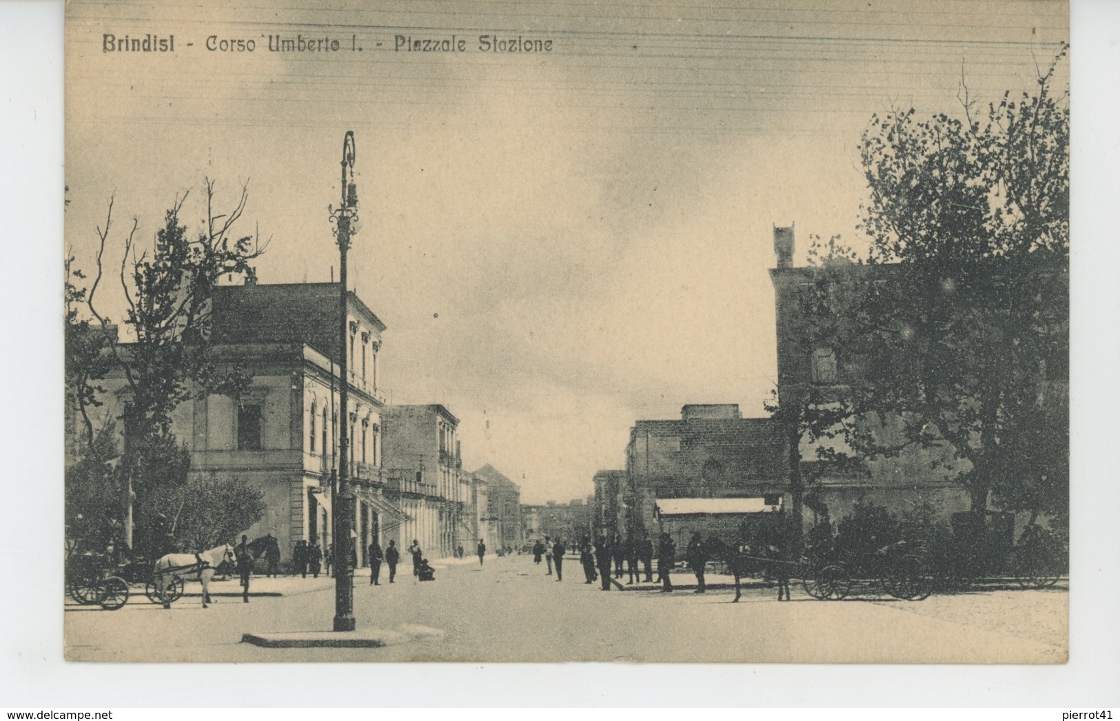 ITALIE - BRINDISI - Corso Umberto I. - Piazzale Stazione - Brindisi