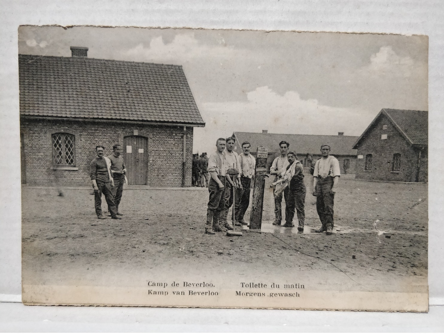 Camp De Beverloo. Toilette Du Matin - Leopoldsburg (Kamp Van Beverloo)