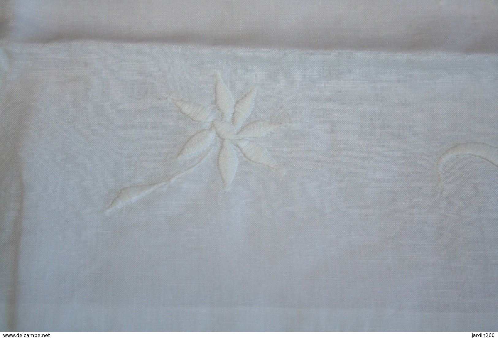 Taie D'oreiller Ancienne En Fil Avec Broderie - Bed Sheets