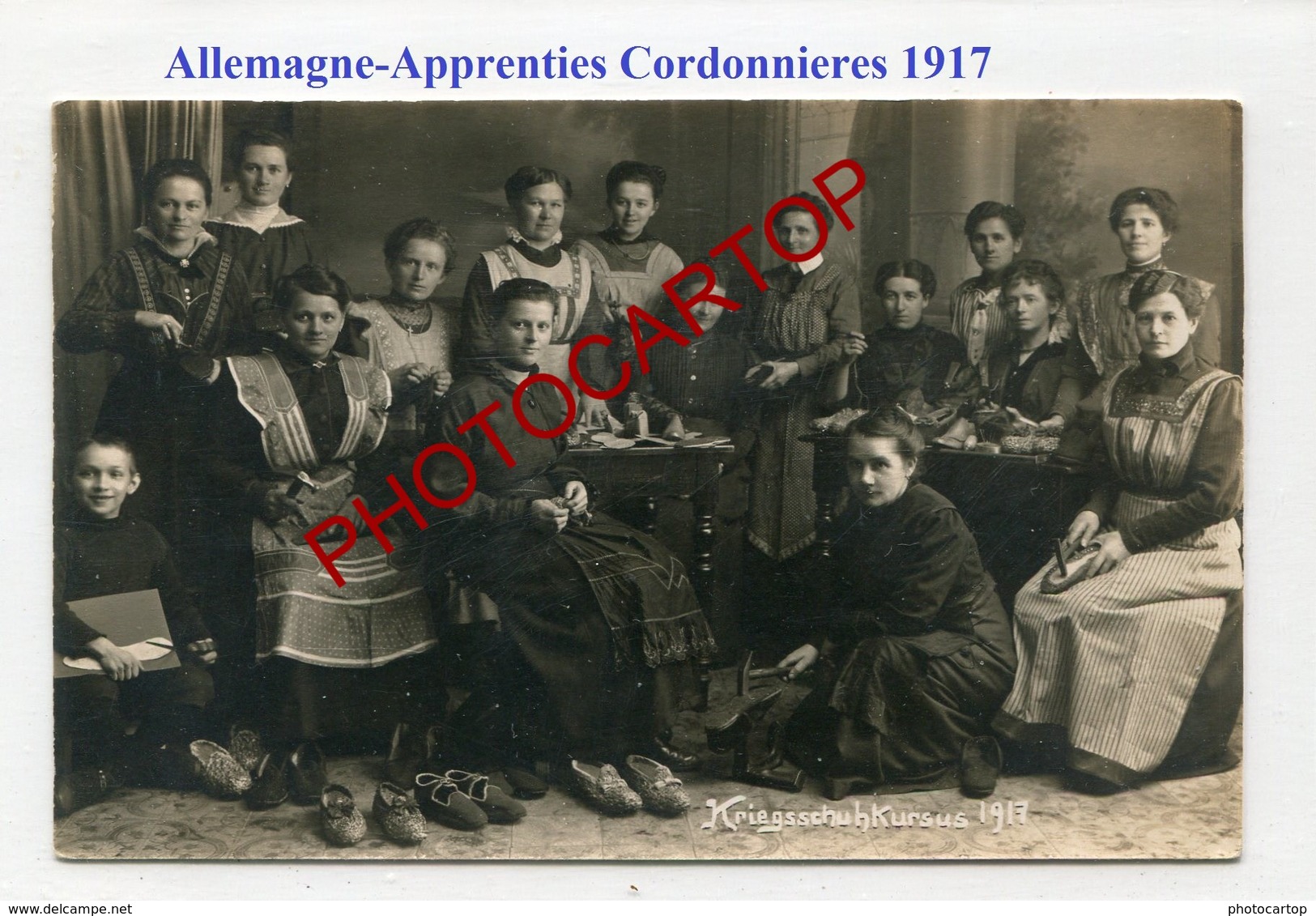 Fabrication De CHAUSSURES En Allemagne-Travail Des Femmes-Cordonnieres-CARTE PHOTO Allemande-Guerre 14-18-1WK-Militaria- - Guerre 1914-18