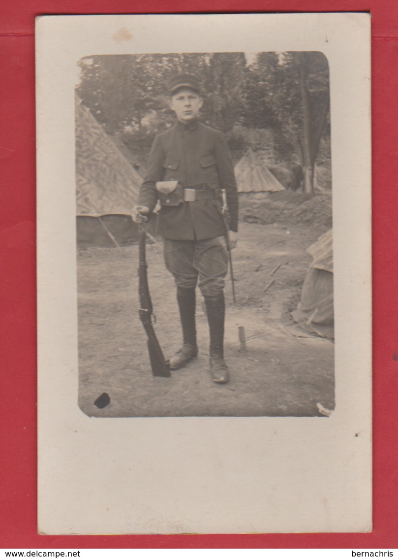 Carte Photo Soldat Avec Ses Armes Du Rgt  ? - Autres & Non Classés