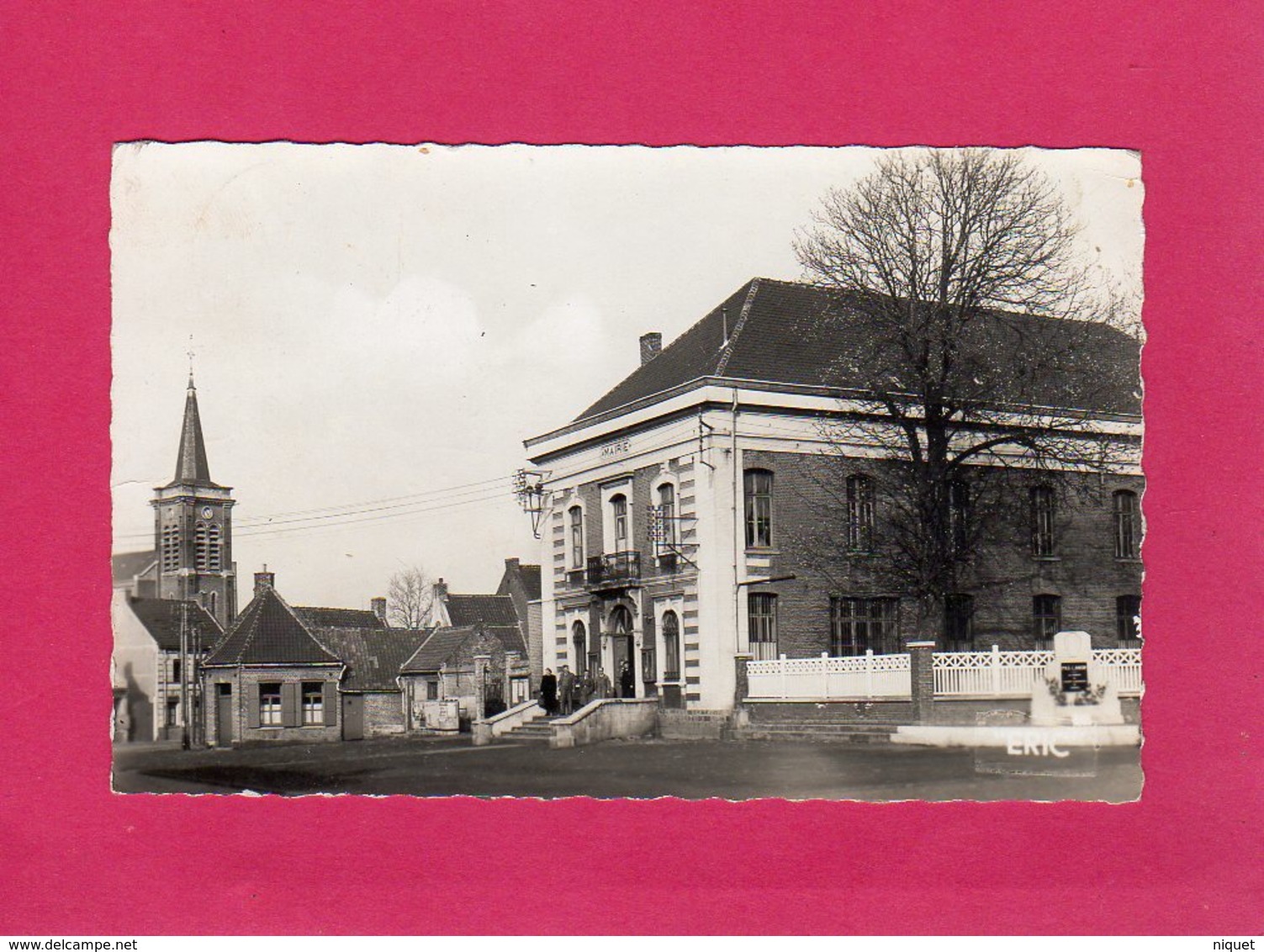 59, Nord, AUBY, LA MAIRIE, LE MONUMENT PAX LABOR, Animée, 1953, (Morelle-Tiquoit) - Auby