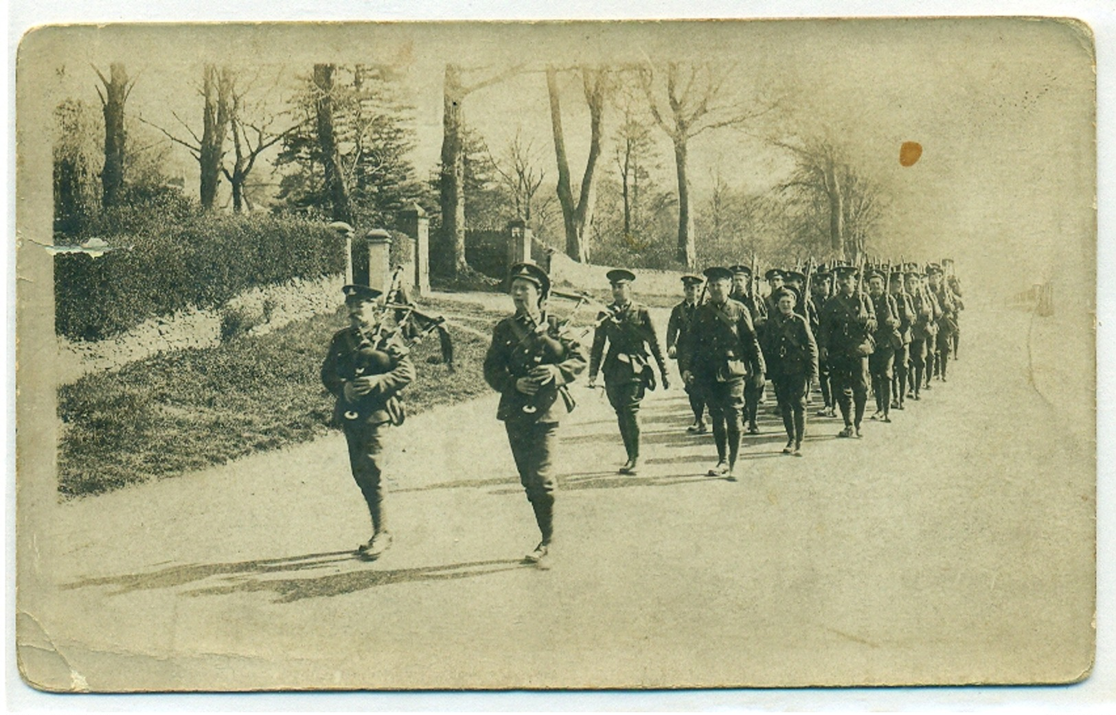 CPA  WERVICQ  SUD  ROUTE DE LINSELLES COMPAGNIE DE MILITAIRES EN EXERCICE  W33 - Autres & Non Classés