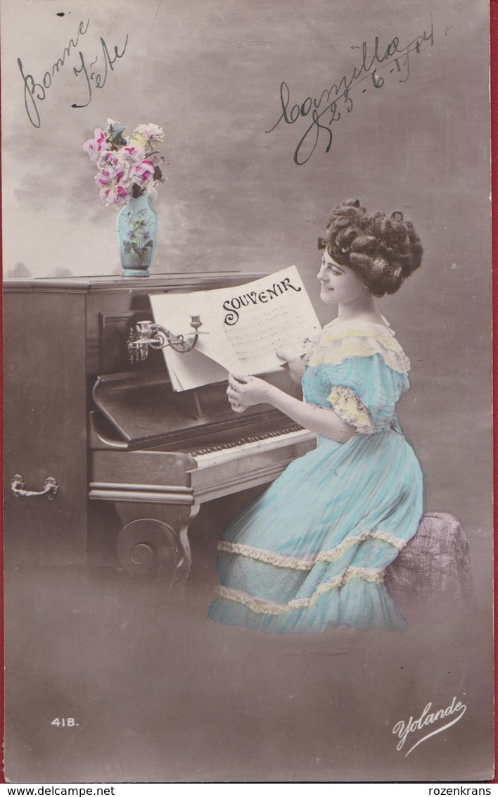 Fantaisie Carte Fantasie Music Lady Girl  Playing Piano Dame Femme Fille 1914 - Musique Et Musiciens