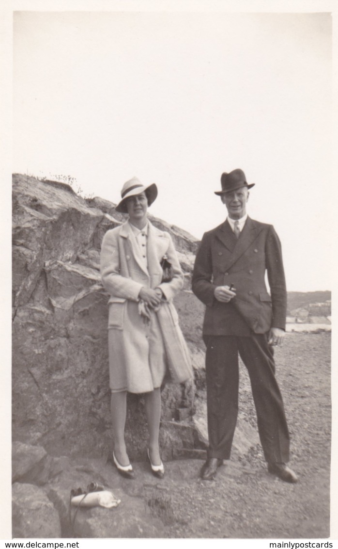 AL52 Photograph - Couple Posing By A Rock - Anonymous Persons