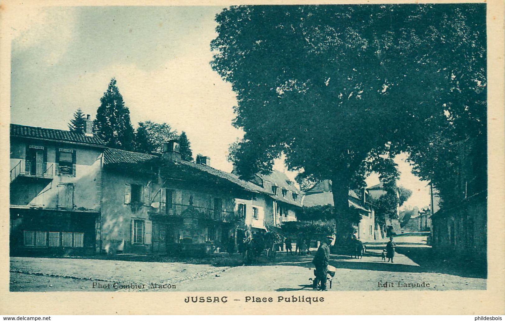 CANTAL   JUSSAC  Place Publique - Jussac