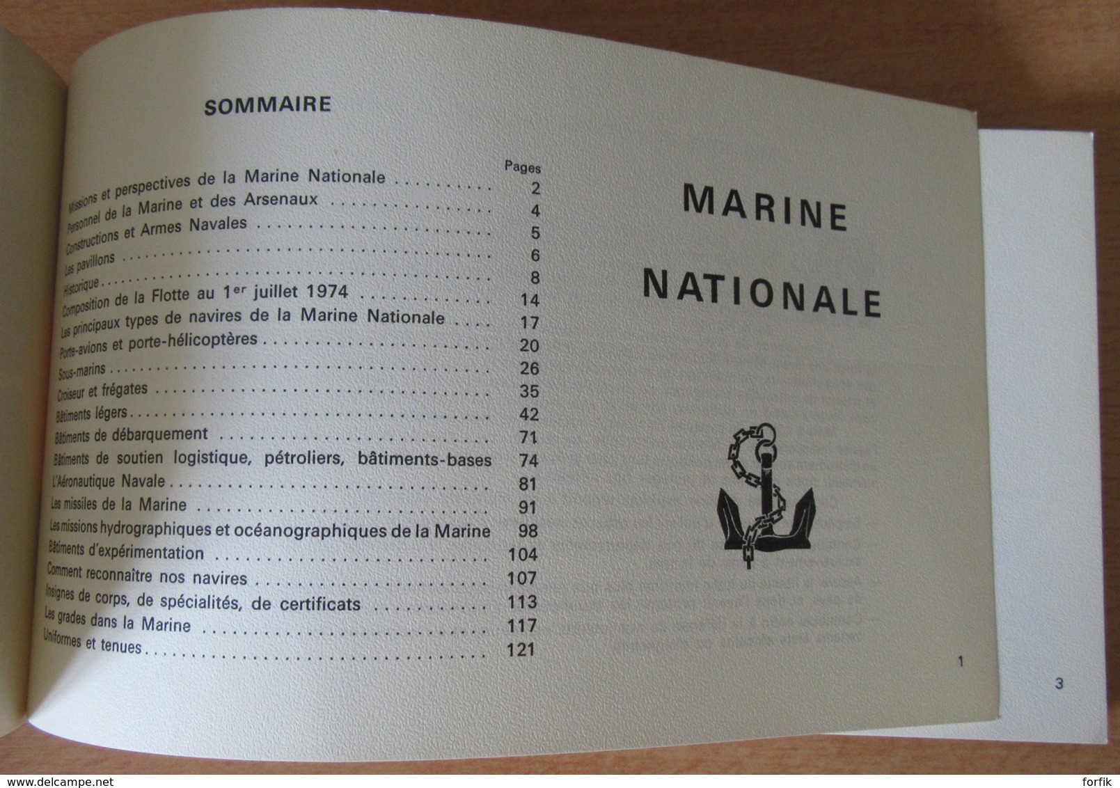 Livre / Brochure De La Marine Nationale - Revue Des Navires De Guerre Et Aviation, Uniformes Et Insignes, Etc... - 1975 - Francés