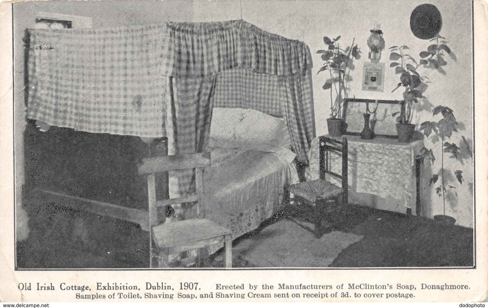 R137834 Old Irish Cottage. Exhibition. Dublin. 1907. McClintons Soap. 1907 - Monde