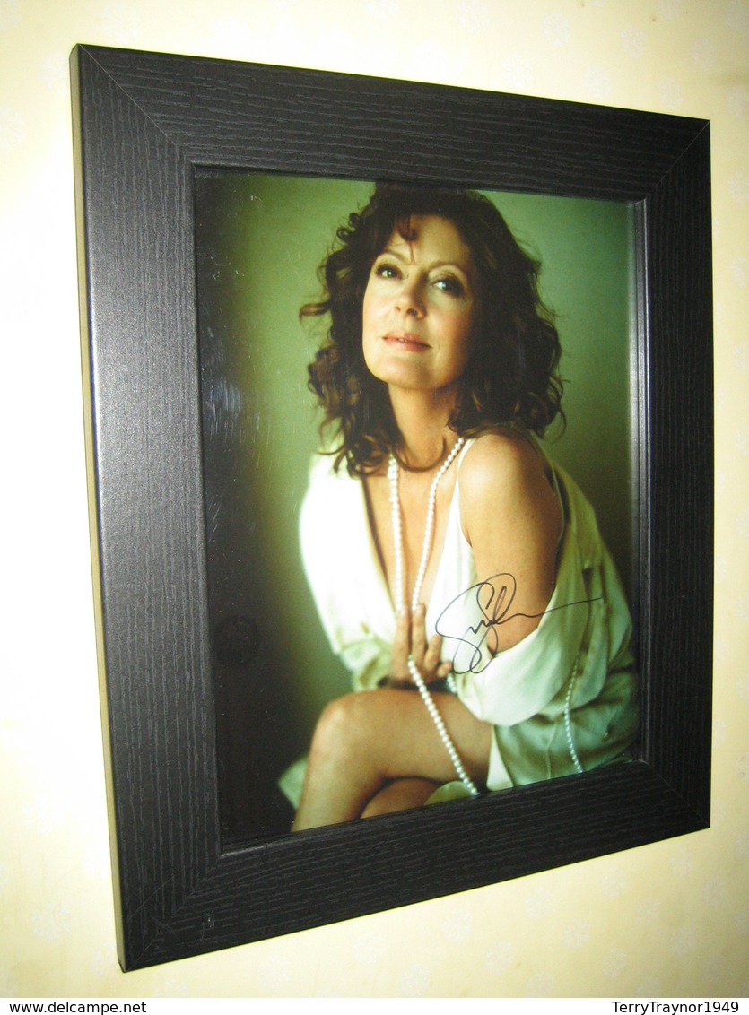 Susan Sarandon Hand Signed Photograph {8x10 Ins} Framed With Certificate Of Authenticity - Famous People