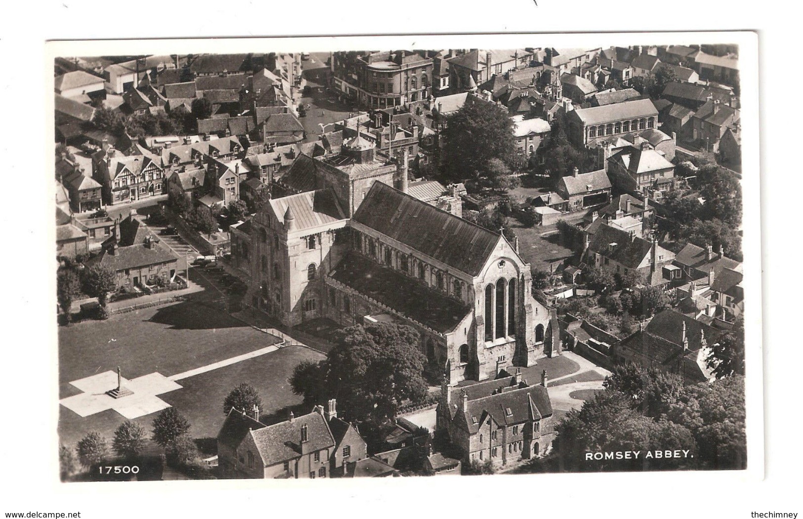 RP ROMSEY ABBEY AERIAL VIEW OLD POSTCARD AERO PICTORIAL AIR VIEW UNUSED - Andere & Zonder Classificatie