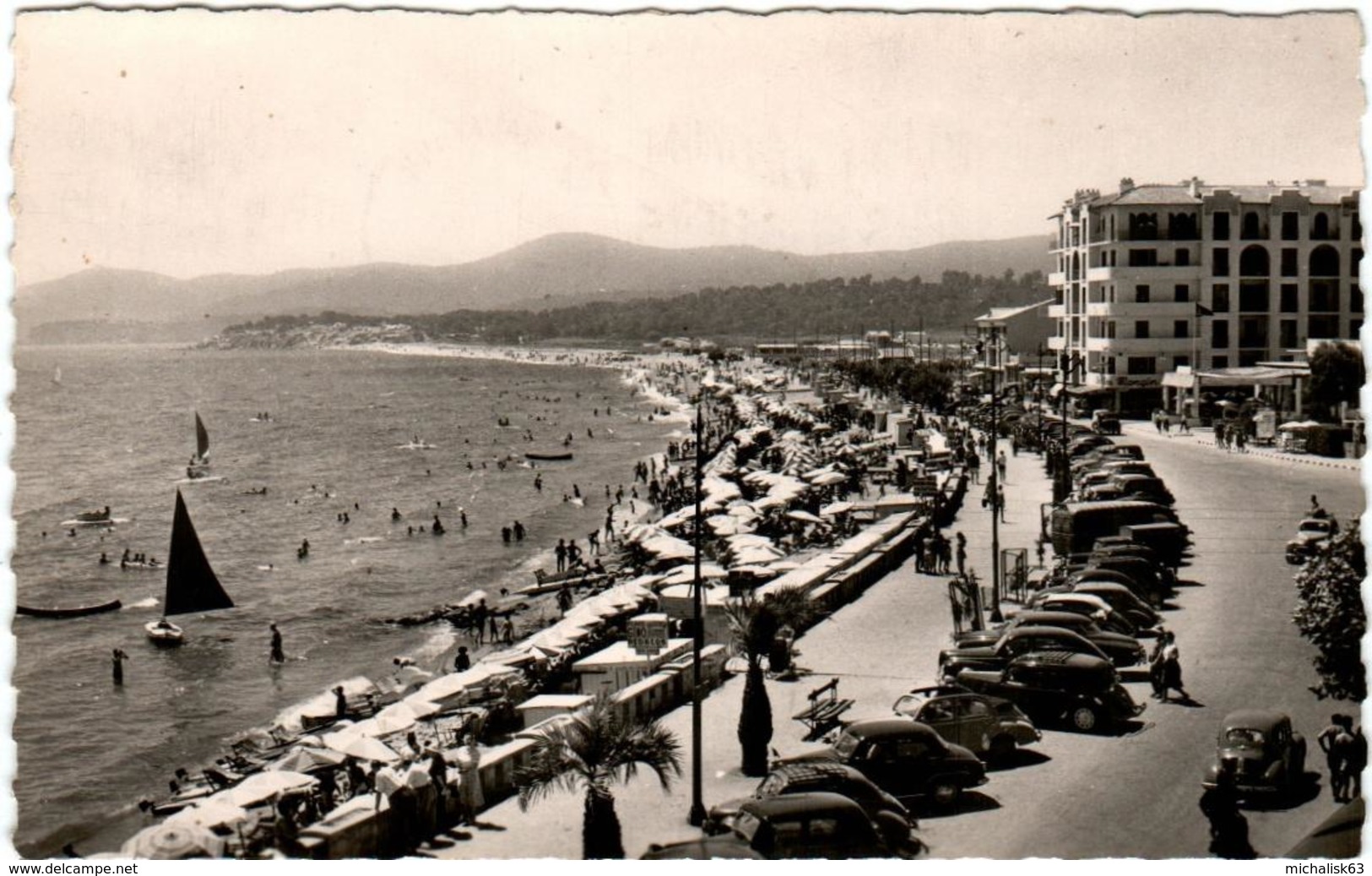 5KST  426. LE LAVANDOU - LA PLAGE ET LE BORD DE MER - Le Lavandou