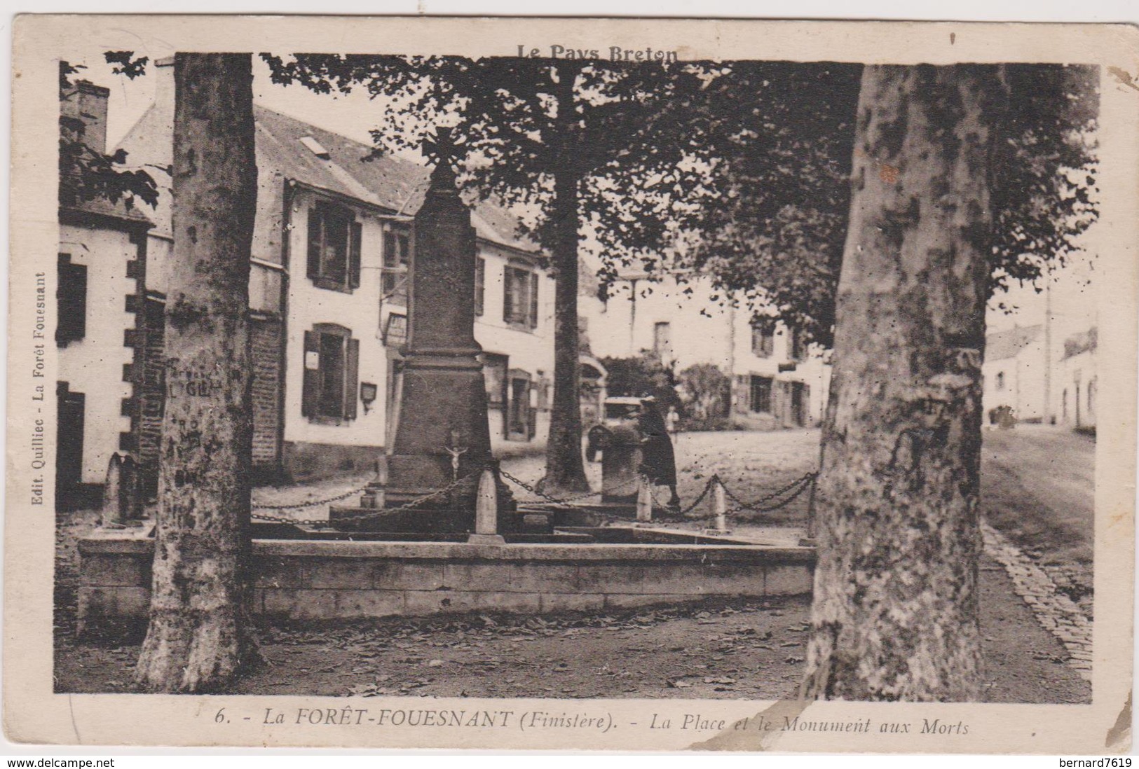 29  La Foret-fouesnant  La Place Et Le Monument Aux Morts - La Forêt-Fouesnant