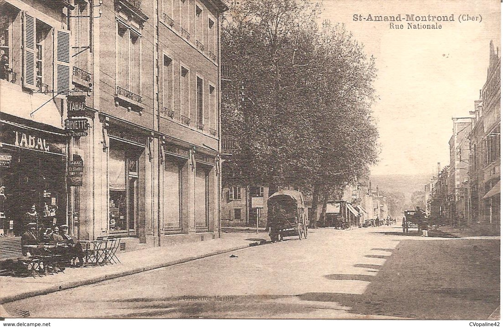 ST-AMAND-MONTROND (18) Rue Nationale Avec Le Bureau De Tabac Sur La Gauche En 1927 - Saint-Amand-Montrond