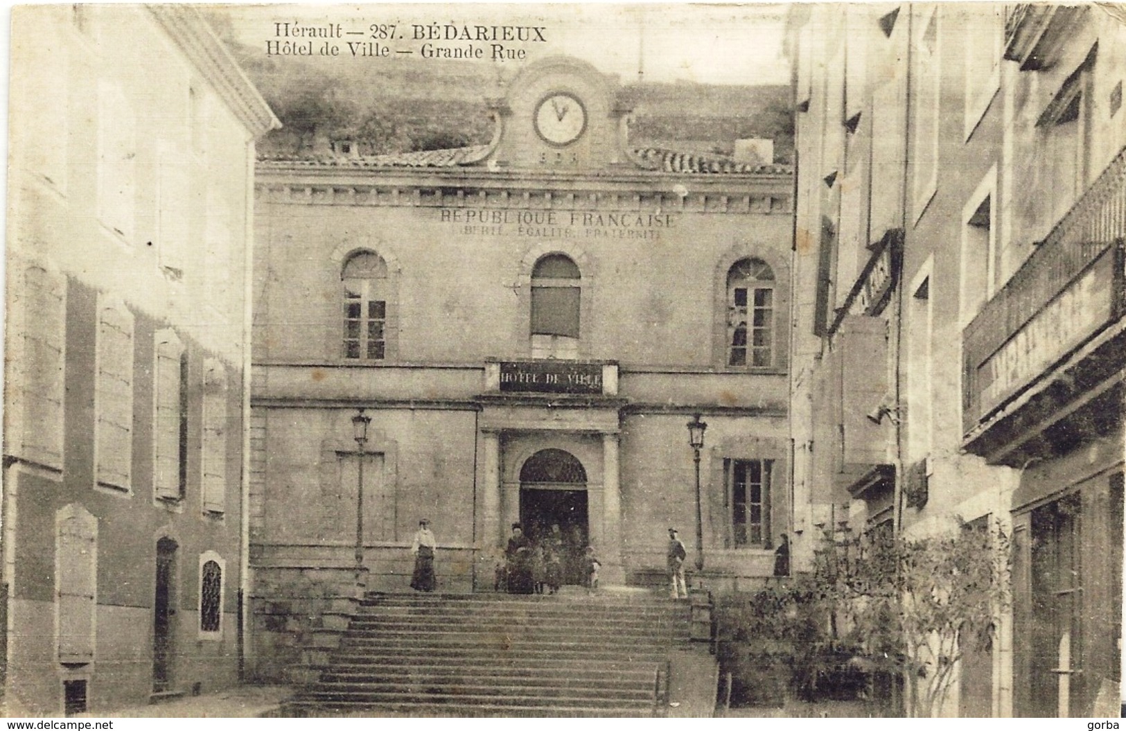 *CPA  - 34 - BEDARIEUX - Hôtel De Ville - Grande Rue - Bedarieux