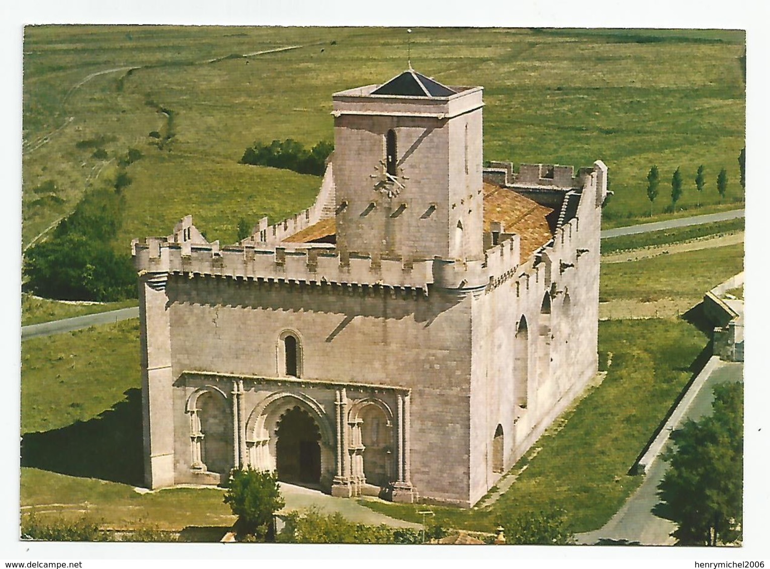 17 Esnandes Vue Aérienne L'église Fortifiée - Other & Unclassified