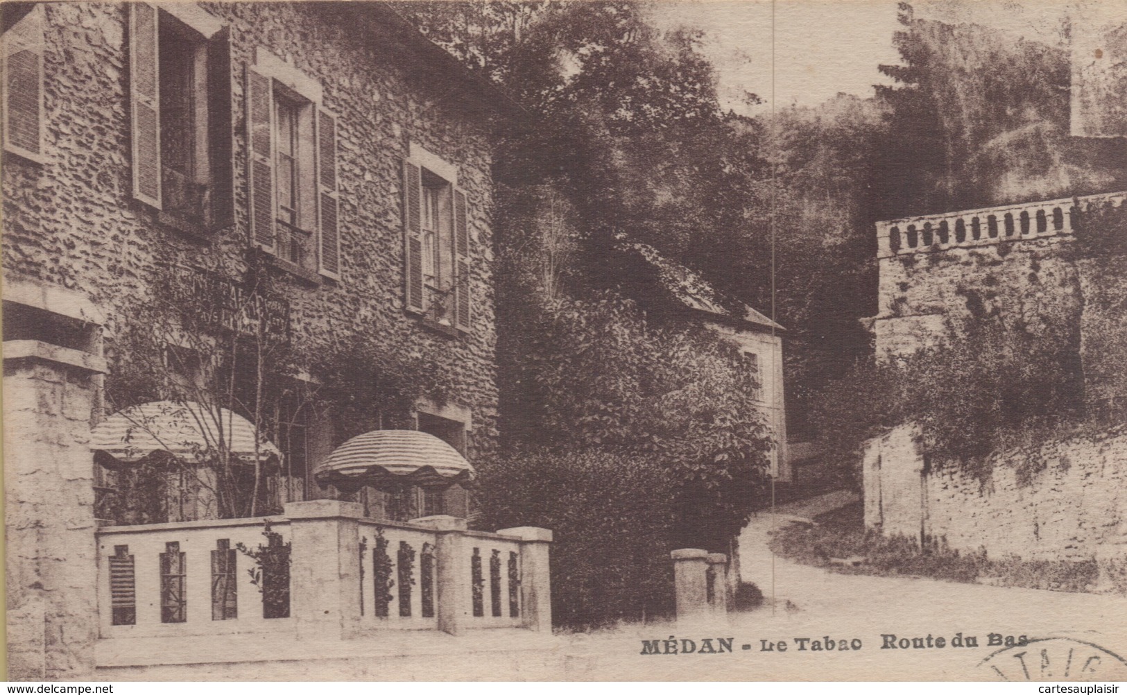 Medan : Le Tabac - Route Du Bas - Medan