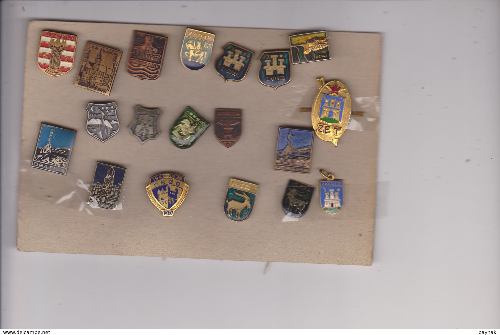 CROATIA  -  LOT  X 19 PINS  ~  COAT OF ARMS - Städte