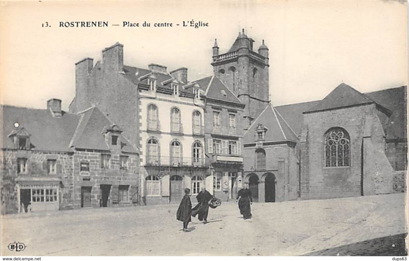 ROSTRENEN - Place Du Centre - L'Eglise - Très Bon état - Autres & Non Classés