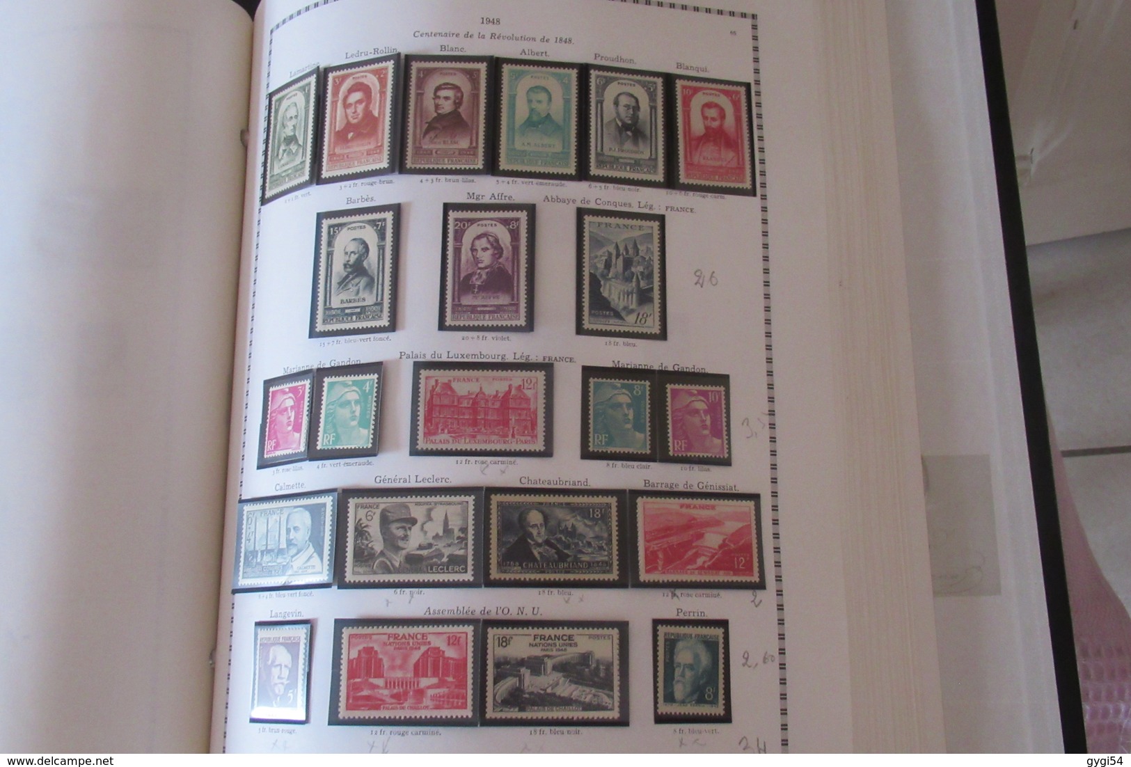 6 Albums yt  de 1849 à 1999 souvent avec pochettes quelques timbres