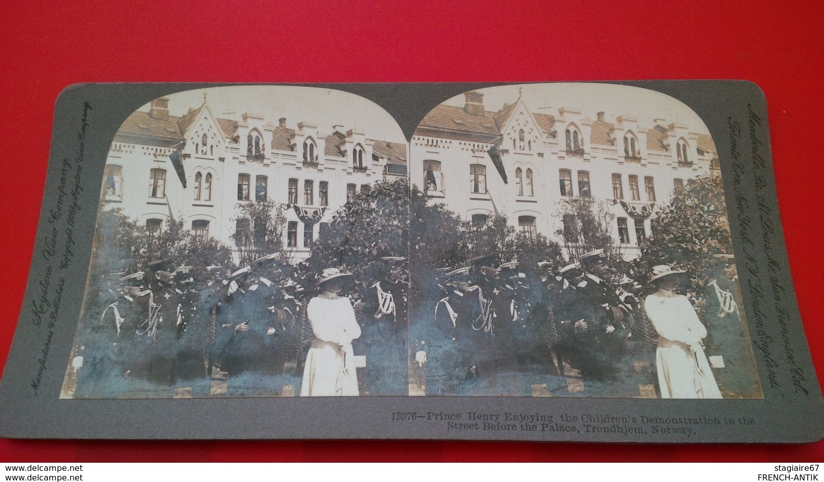 PHOTO STEREO PRINCE HENRY ENJOYING THE CHILDREN S DEMONSTRATION IN THE STREET BEFORE THE PALACE TRONDHJEM NORWAY - Stereo-Photographie