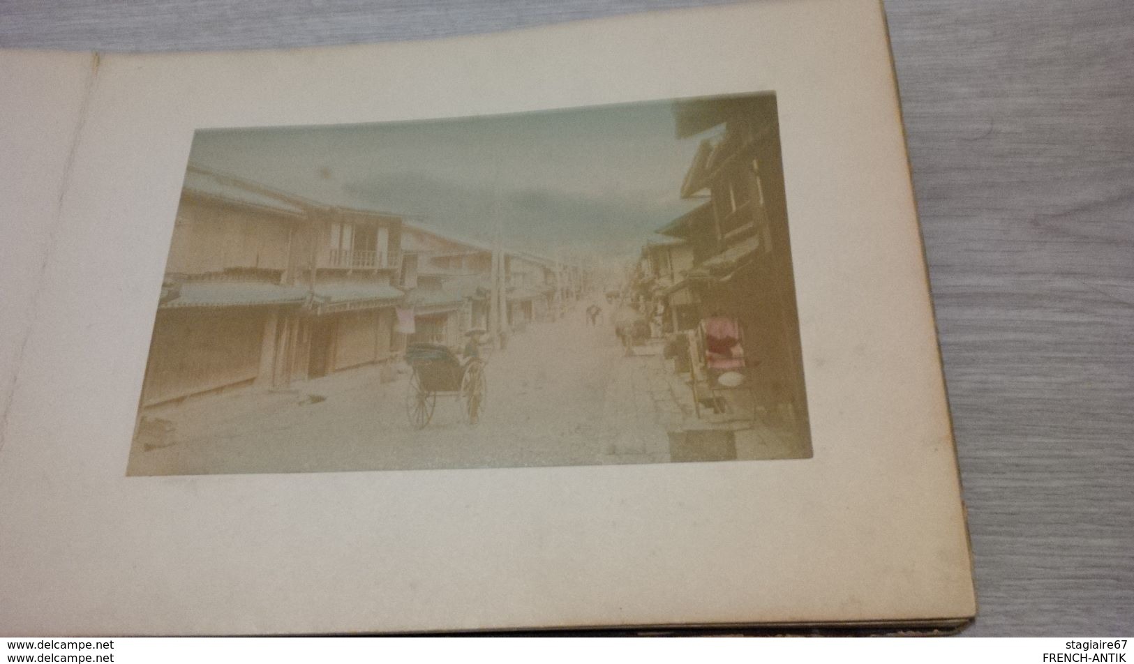 ALBUM JAPON 1900 AVEC 24 PHOTOS FEMME VILLE VILLAGE PAGODE HOTEL - Albums & Collections