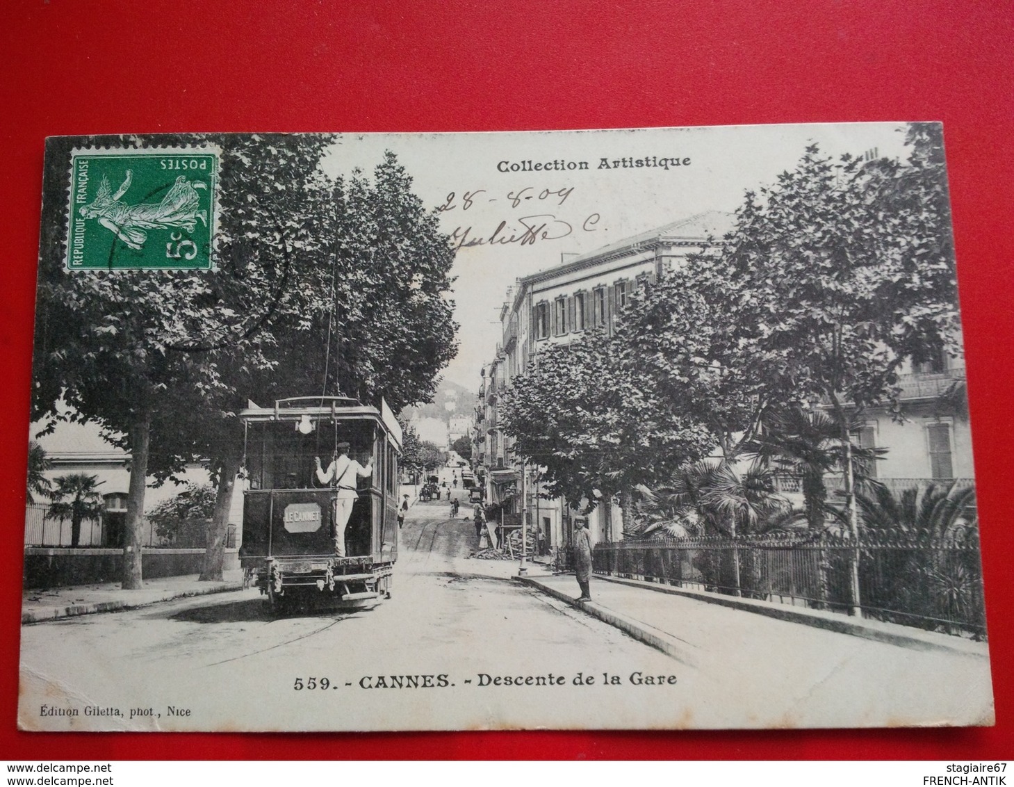 CANNES DESCENTE DE LA GARE TRAMWAY GROS PLAN - Cannes