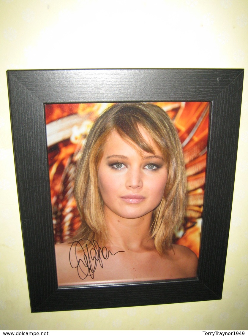 Jennifer Lawrence -  Hand Signed Photograph {8x10 Ins} Framed With Certificate Of Authenticity - Famous People