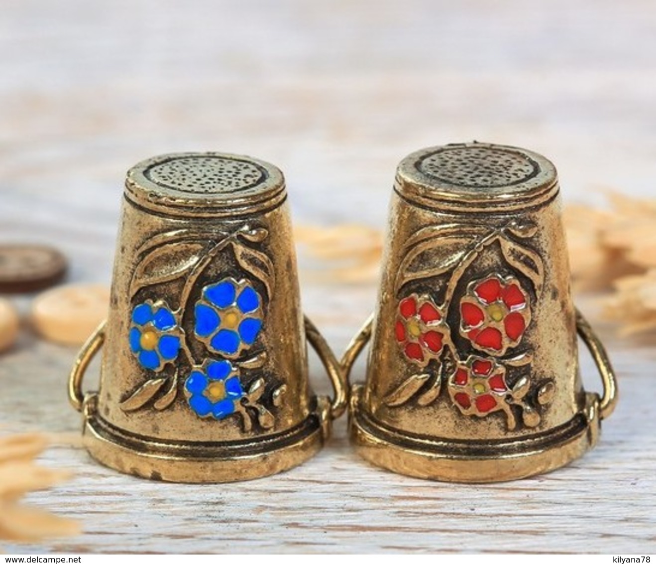 Thimbles TWO BUCKET Flowers Ethnic Solid Brass Metal Russian Souvenir Collection - Ditali Da Cucito