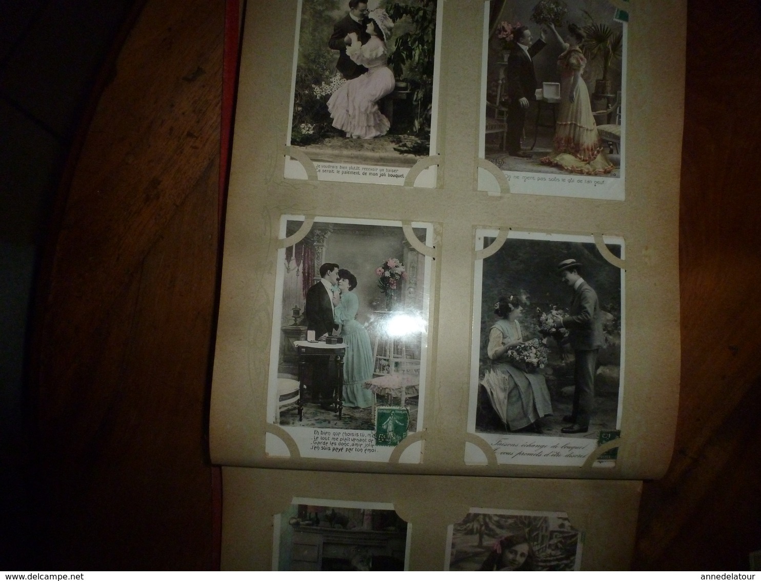 CARTES POSTALES  dans un album  contenant  308 CPA Vers 1900 (En auto; Historiettes,Femmes,Fillettes,Couples;etc)