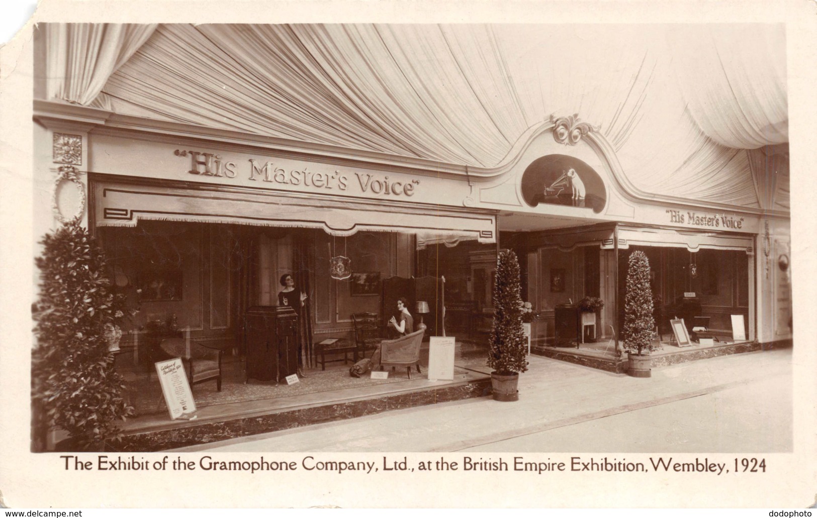 R137265 The Exhibit Of The Gramophone Company. Ltd At The British Empire Exhibition. Wembley. 1924 - World
