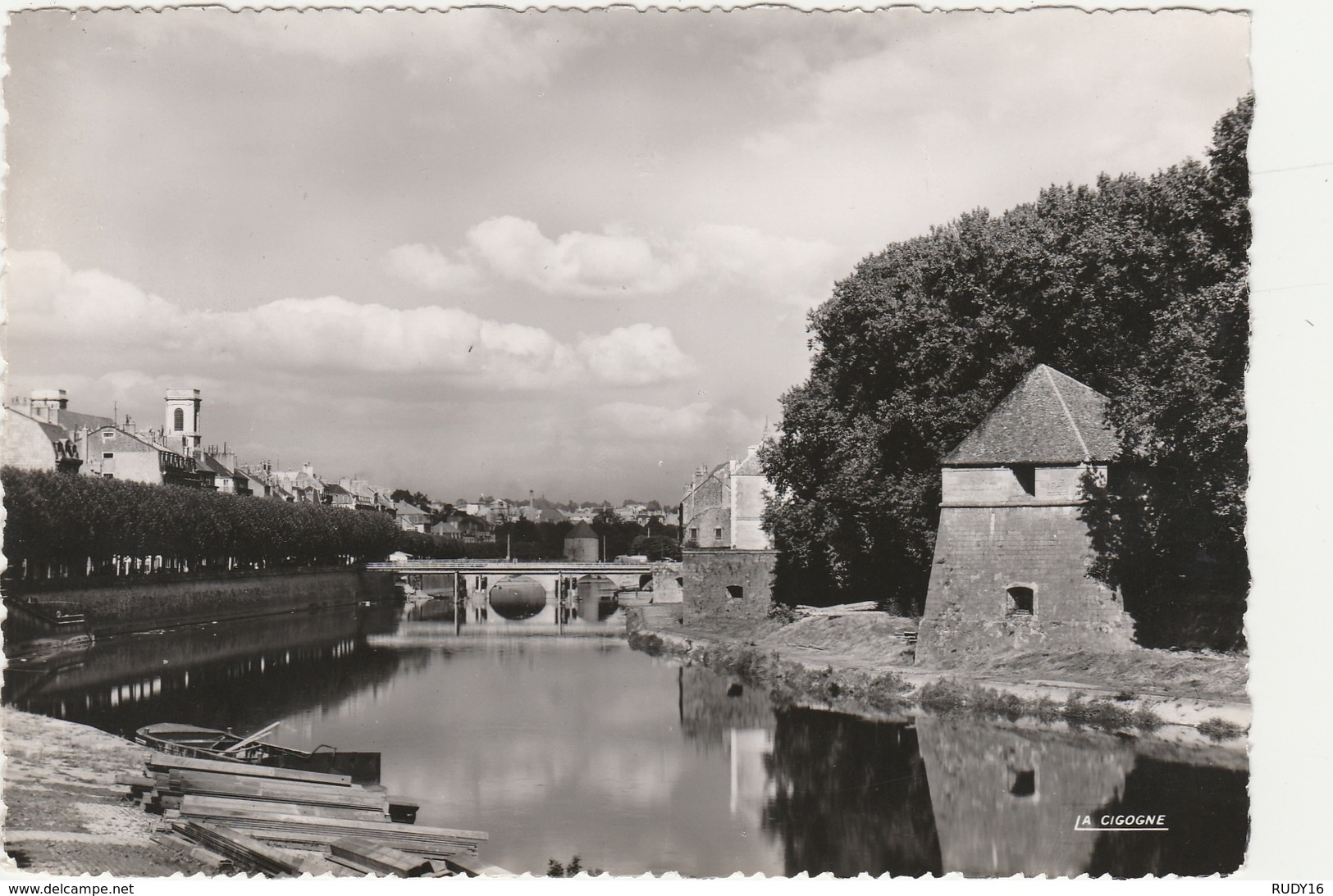 BESANCON  -  LE DOUBS  -   Editeur :  LA CIGOGNE De Strasbourg  N° 25.056.77 - Besancon