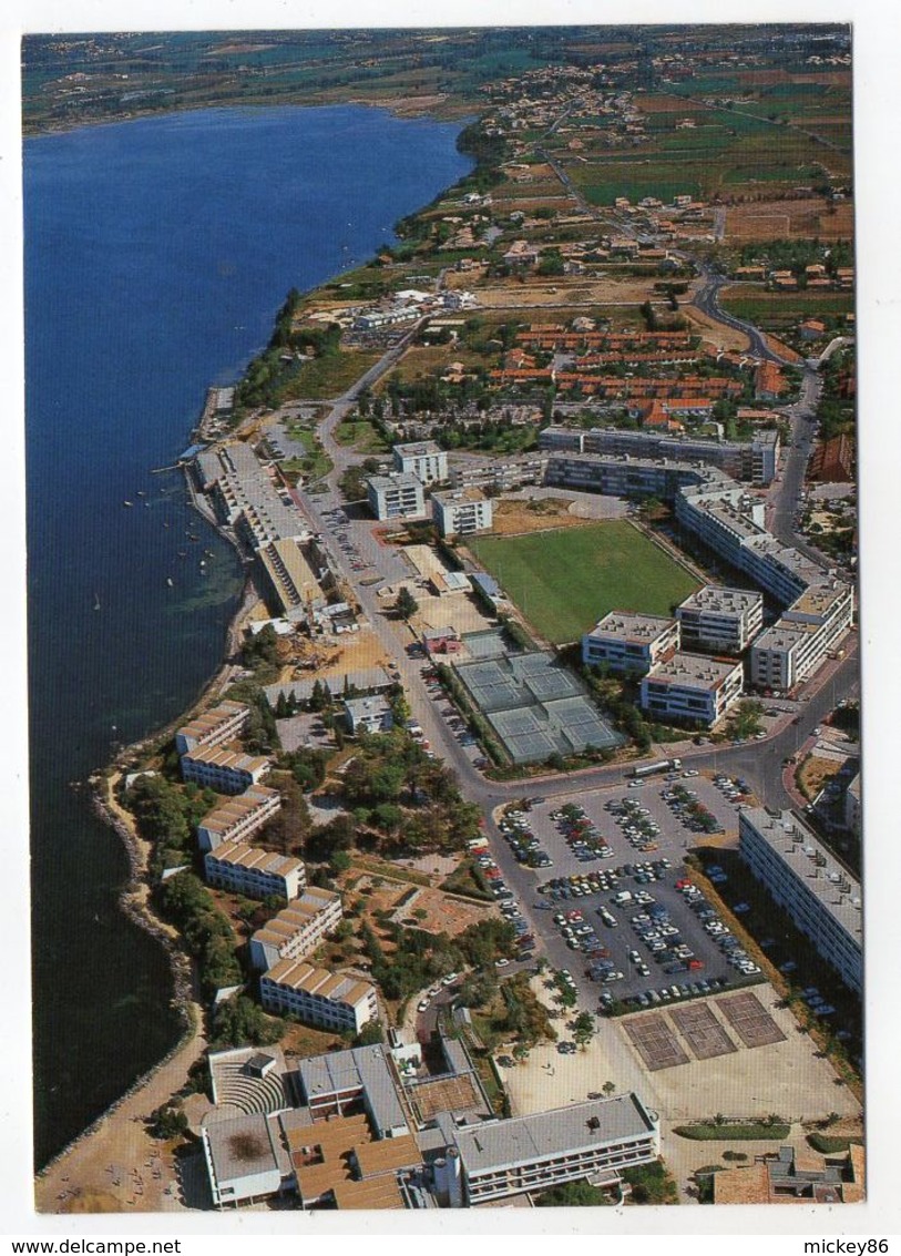 BALARUC-LES-BAINS-1989-Vue Générale Aérienne(cités,immeubles,stade De Football ,tennis Au 1er Plan )...........à Saisir - Otros & Sin Clasificación