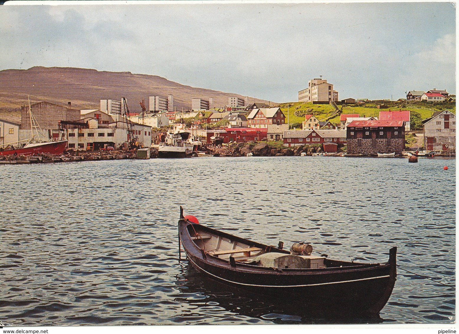 Faroe Islands Postcard Sent To Denmark Torshavn 13-7-1989 (Torshavn Behind The Navigation School) - Islas Feroe