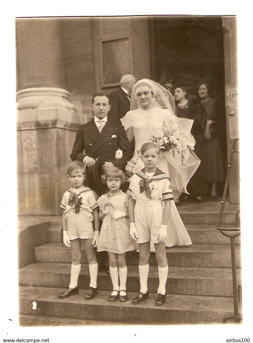 PHOTO STUDIO VAZEILLE RUE DU MONTPARNASSE PARIS - COUPLE DE MARIE GARCONS EN HABIT DE MARIN SHORT PETITE FILLE - Persone Anonimi