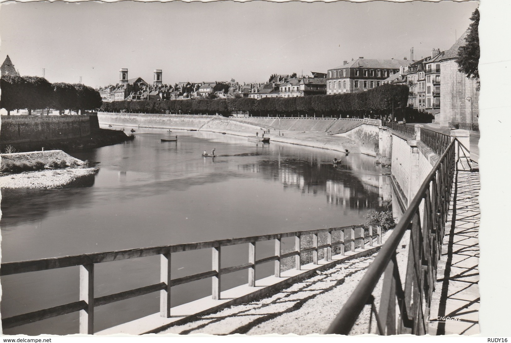 BESANCON  -   LES QUAIS DU DOUBS  -   Editeur :  LA CIGOGNE De Strasbourg  N° 25.056.88 - Besancon